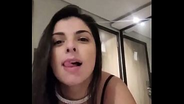 Tiktok Fenomeni Taş Gibi Hatun Zengin Sikicisini Mutlu Etmek İçin Çabalıyor